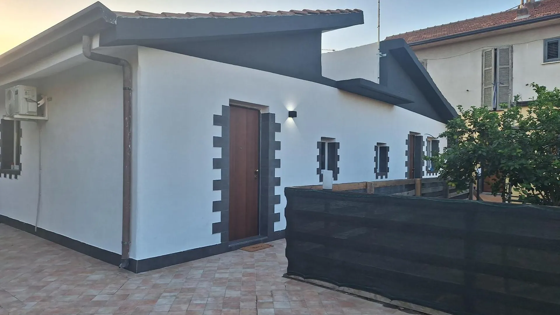 Prince Airport House Katania